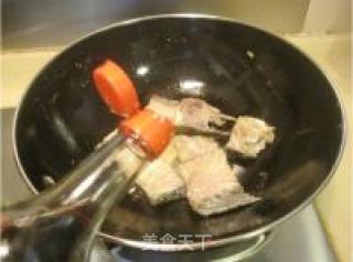 Daylily Fish Bone Sauerkraut Soup recipe
