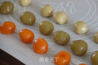 Cantonese-style Lotus Paste and Egg Yolk Mooncakes recipe