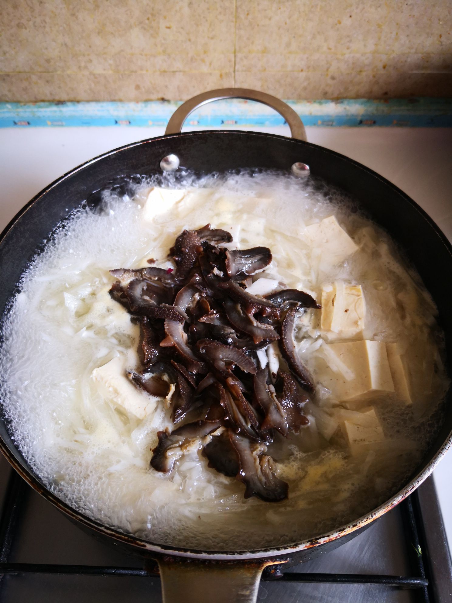 Sea Cucumber and Radish Soup recipe