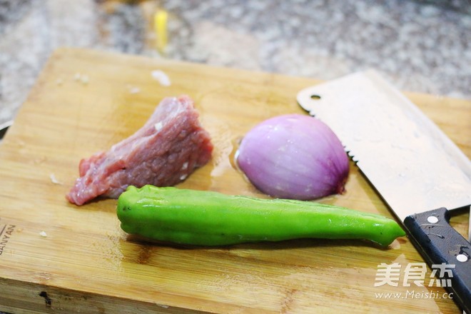 Stir-fried Beef with Black Pepper and Onion recipe