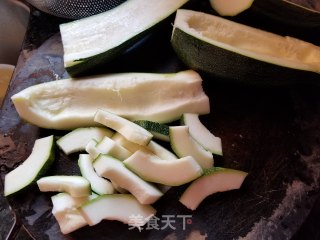 Stir-fried Italian Melon with Olive Vegetables recipe