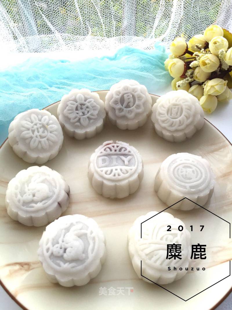 Simple Snowy Mooncakes for Newbies recipe