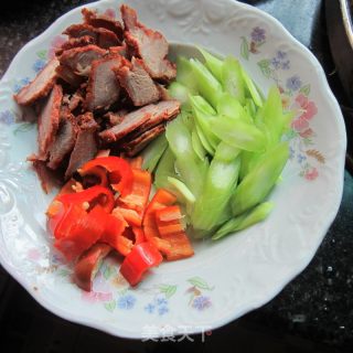 Lettuce Barbecued Pork recipe