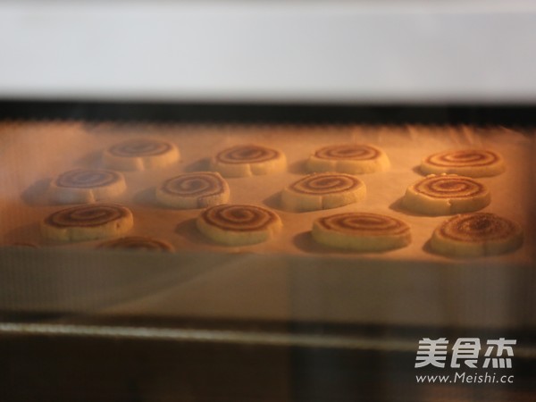 Three-color Swirl Cookies recipe
