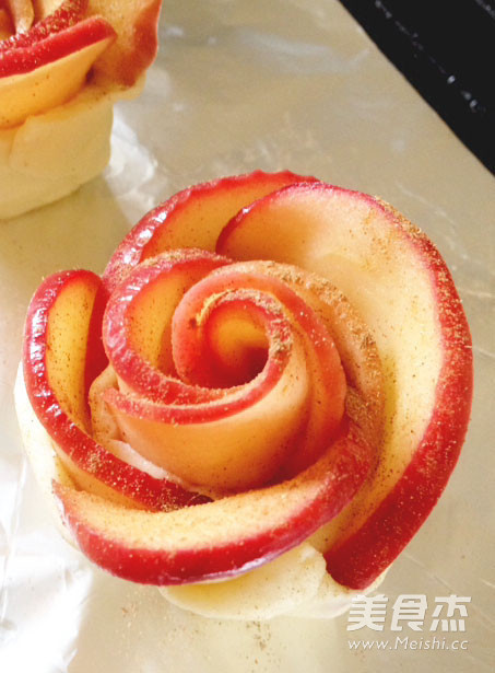 Apple Rose Roll recipe