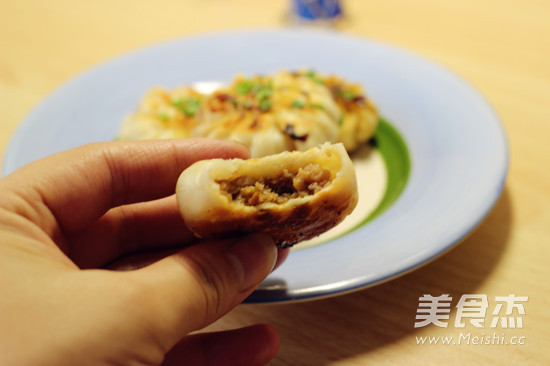 Crispy Pan-fried Xiaolongbao recipe