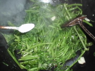 Vegetarian Stir-fried Water Spinach recipe