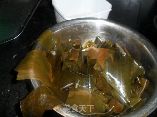 Seaweed and Medicated Spare Ribs-a Warm Soup in Winter recipe