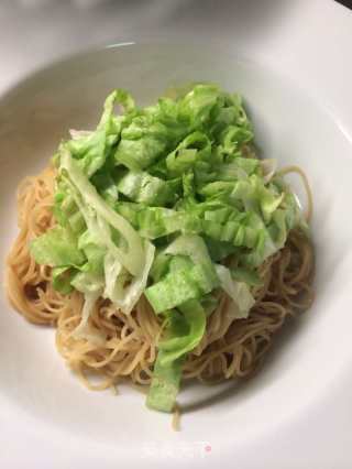 Assorted Braised Noodles with Shredded Chicken and Broccoli Stem recipe