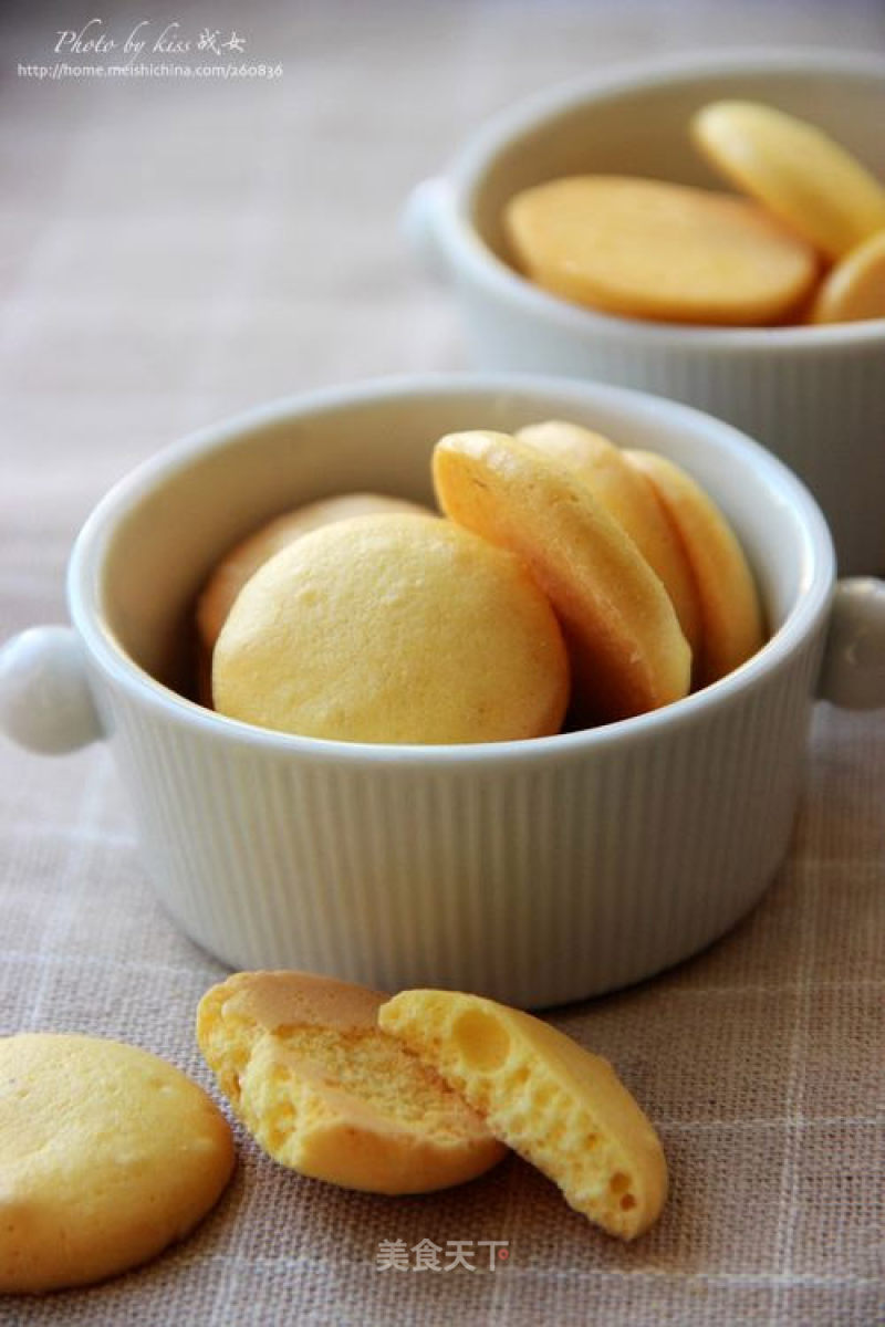 Childhood Taste---small Biscuits with Egg Yolk recipe