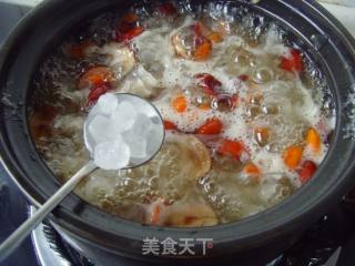 Summer Beauty Dessert---soap Japonica Rice White Fungus Soup recipe