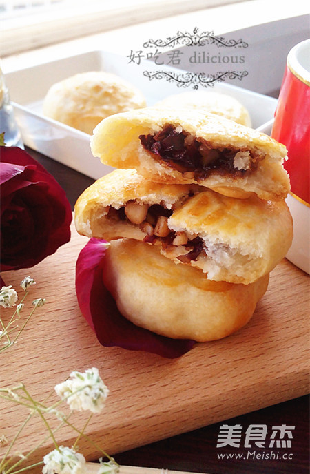 Rose Walnut Mooncakes recipe