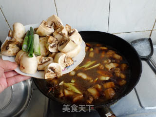 Braised Pork with Bamboo Shoots and Mushrooms recipe