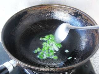 【home-style Stir-fry----onion and Lotus Root Slices】 recipe