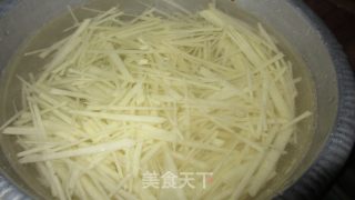 【wooden Cuisine】green Pepper Hot and Sour Potato Shreds recipe