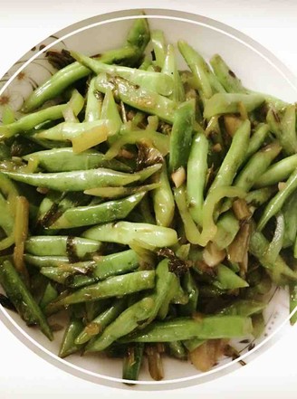 Stir-fried String Beans with Shredded Green Peppers recipe
