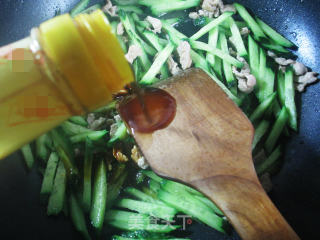 Stir-fried Cucumber with Shredded Pork recipe