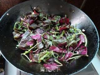 Stir-fried Red Amaranth with Garlic recipe