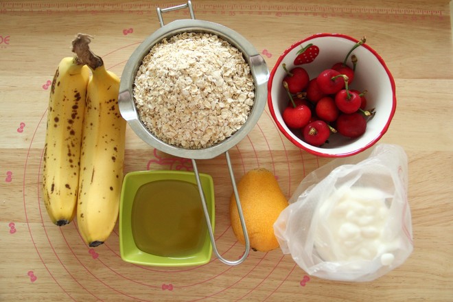 Oatmeal Fruit Yogurt Cup recipe