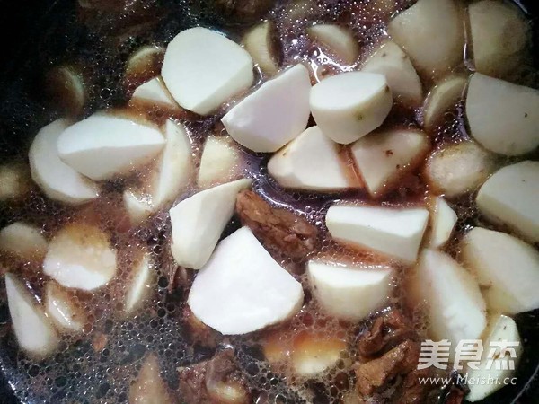 Braised Pork Ribs with Taro recipe