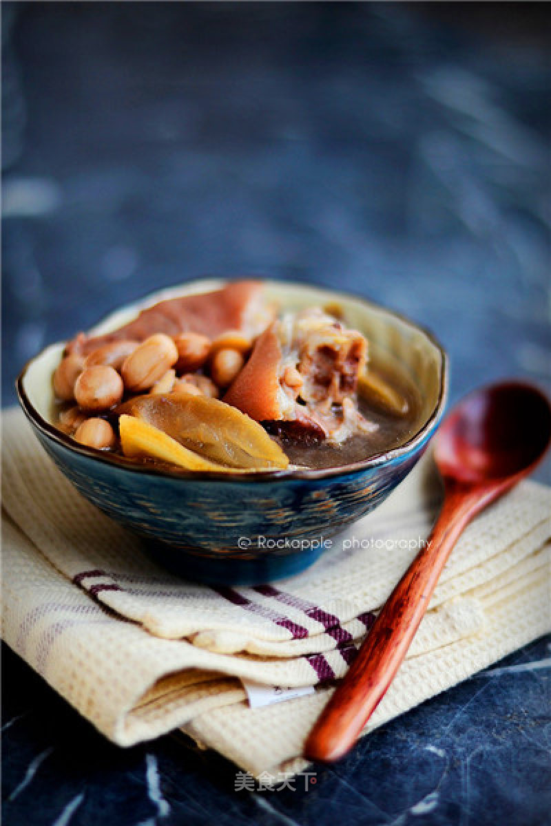 【peanut Trotter Soup】 recipe