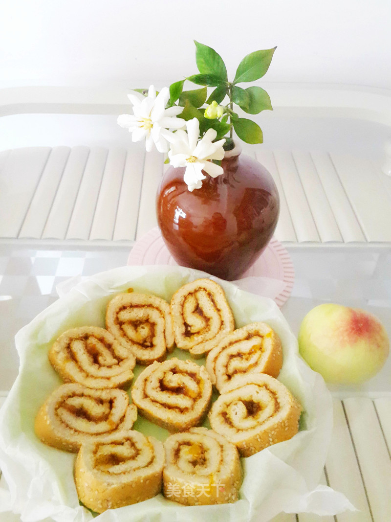 Orange Jam Sesame Peach Cake Roll recipe