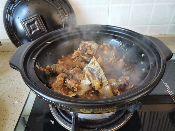 Stewed Turtle with Coprinus and Mushroom in Claypot recipe