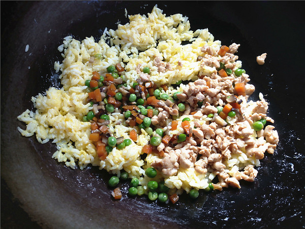 Chicken Fried Rice with Mushrooms, Carrots and Pea recipe