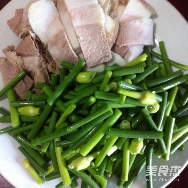 Twice-cooked Pork with Garlic Moss recipe