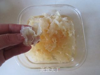Peach Gum White Fungus Soup recipe