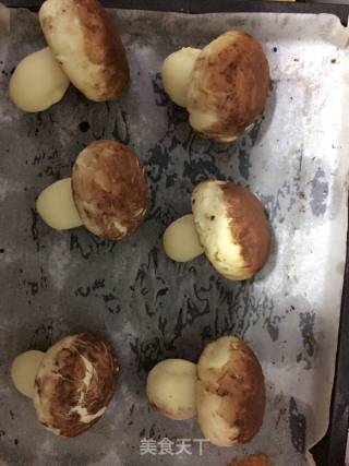 #柏翠大赛#milk Mushroom Bread recipe