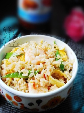 Fried Rice with Shrimp and Egg in Thai Sauce