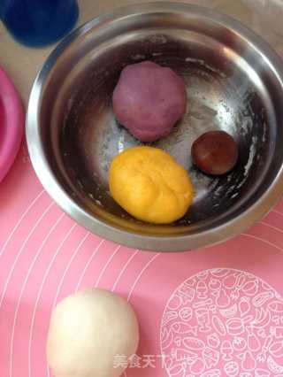 Colorful Snowy Moon Cakes recipe