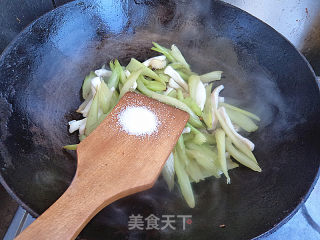 Fried Celery with Squid recipe