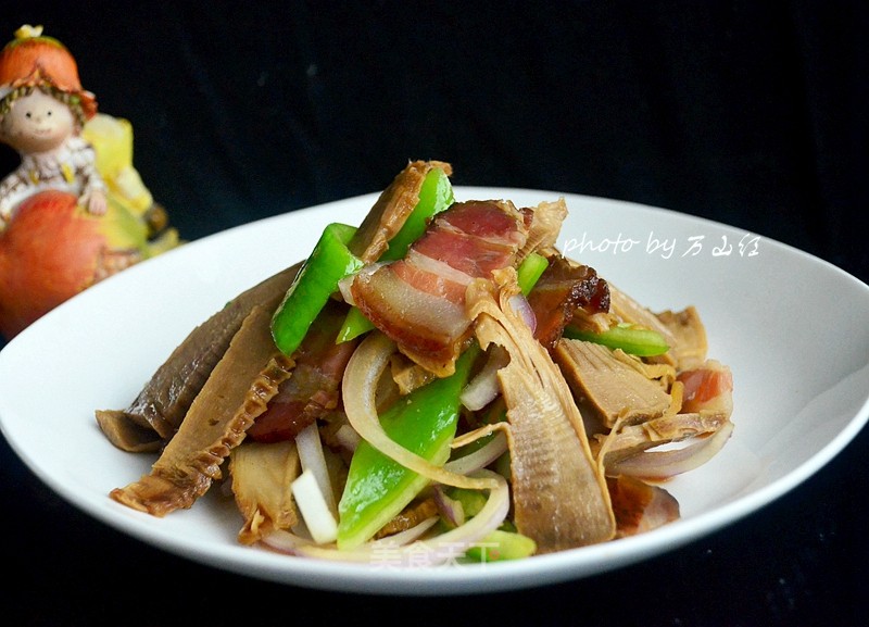 Stir-fried Dried Bamboo Shoots with Bacon