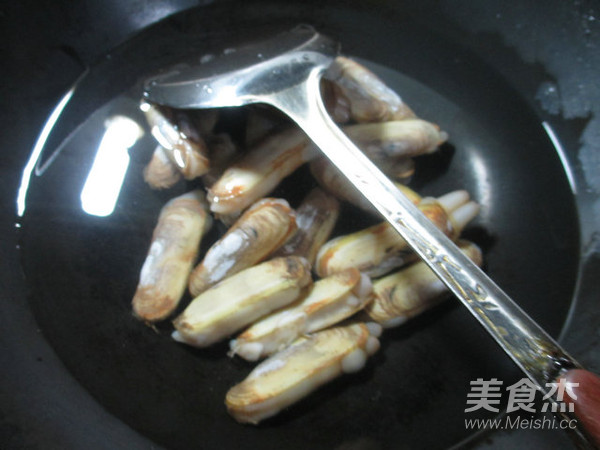 Fragrant Razor Clams recipe