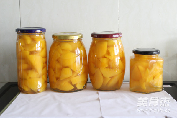 Homemade Canned Yellow Peaches recipe