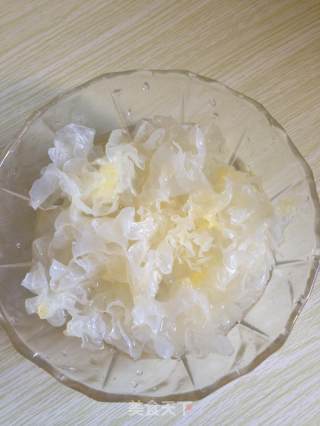 Lily White Fungus Soup recipe