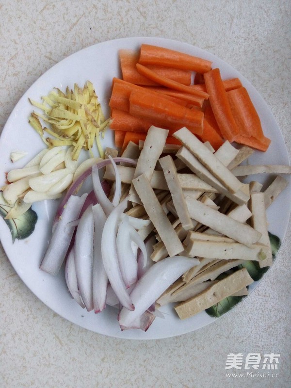 Stir-fried Loofah with Dried Beans recipe