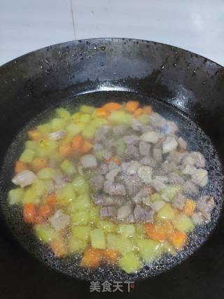 Warm-up Gourmet Beef Stew with Potatoes recipe