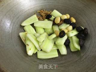 Stewed Cucumber with Mushrooms recipe