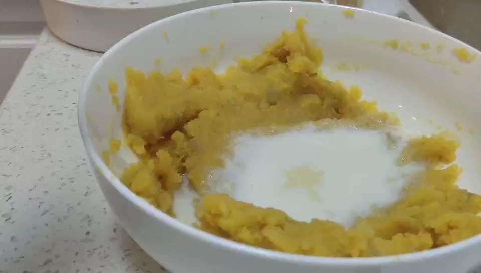 Sweet Potatoes with Milk Cheese and Sweet Potatoes recipe