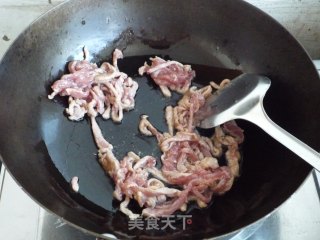 Stir-fried Shredded Pork with Carrots and Fungus recipe