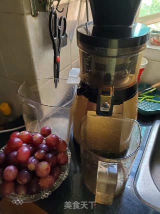 Freshly Squeezed Grape Juice recipe