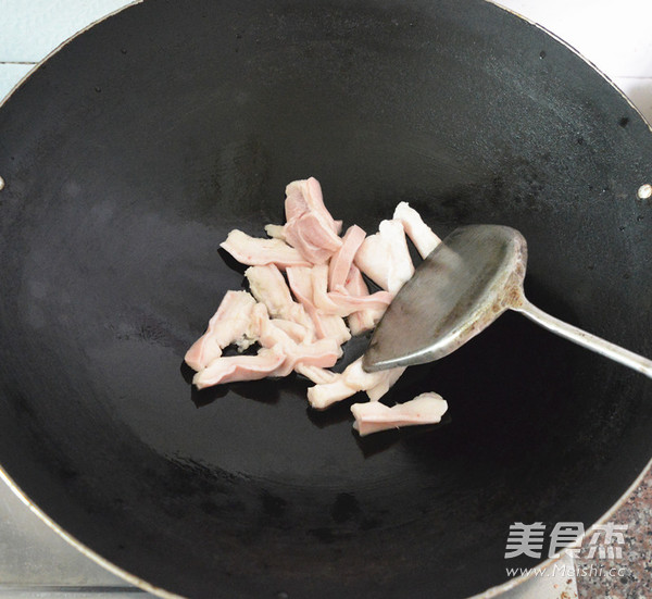 Fatty Pork Fried with Tea and Dried recipe