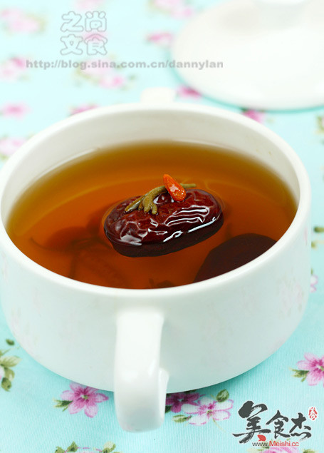 Honeysuckle and Red Date Tea recipe