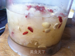 Chinese Wolfberry White Fungus and Lotus Seed Soup recipe