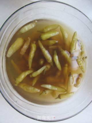 Pickled Pepper Chicken Feet recipe