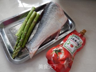 Asparagus with Diced Fish in Tomato Sauce recipe