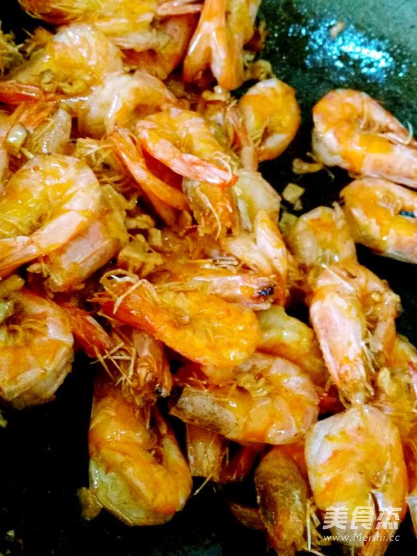 Fried Shrimp with Dried Radish recipe